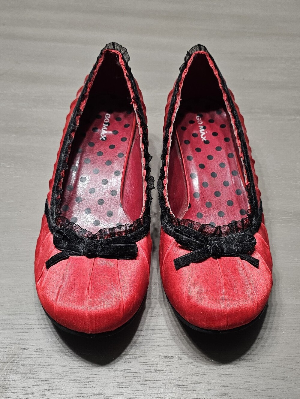 GoMax Keemun-16 Red Satin Kitten Heels - Size 10 - Picture 4 of 9